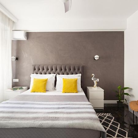 Seaside Apartment By Flisvos Marina Athènes Extérieur photo