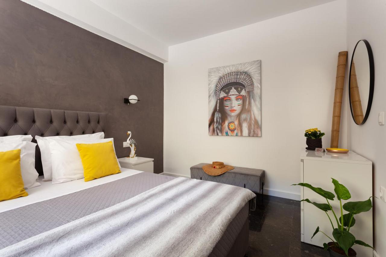 Seaside Apartment By Flisvos Marina Athènes Extérieur photo