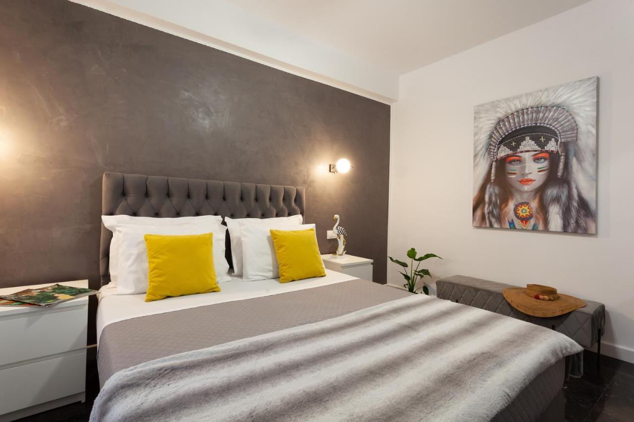 Seaside Apartment By Flisvos Marina Athènes Extérieur photo